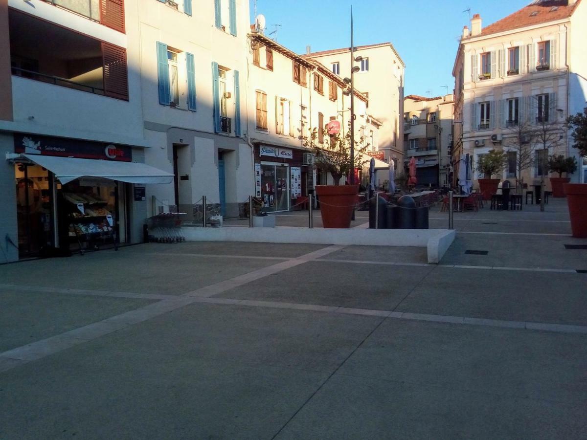 Lou pescadou Saint-Raphael (Var) Exterior foto